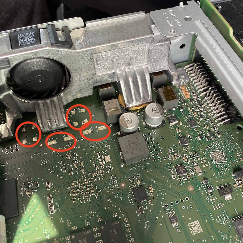 VW Golf (5G) main unit with 4-channel internal audio amplifier