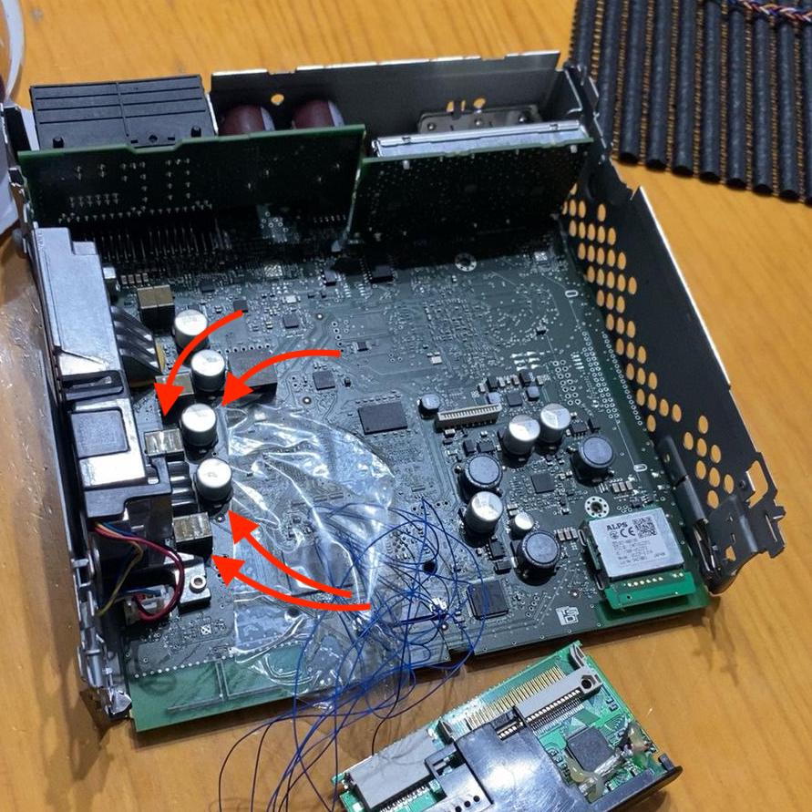 Seat Leon (5F) main unit with 6-channel internal audio amplifier